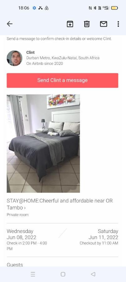 Stay At Home Airport Lodge Кемптън Парк Екстериор снимка